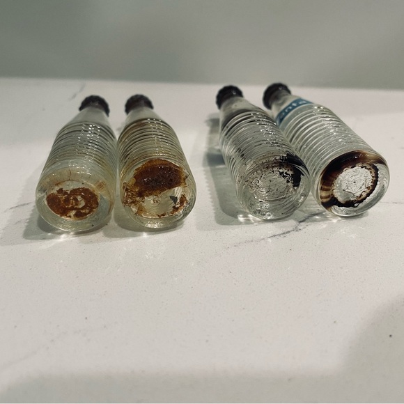 Vintage miniature set of 4 Fanta soda bottles with lids mini glass - Picture 4 of 8